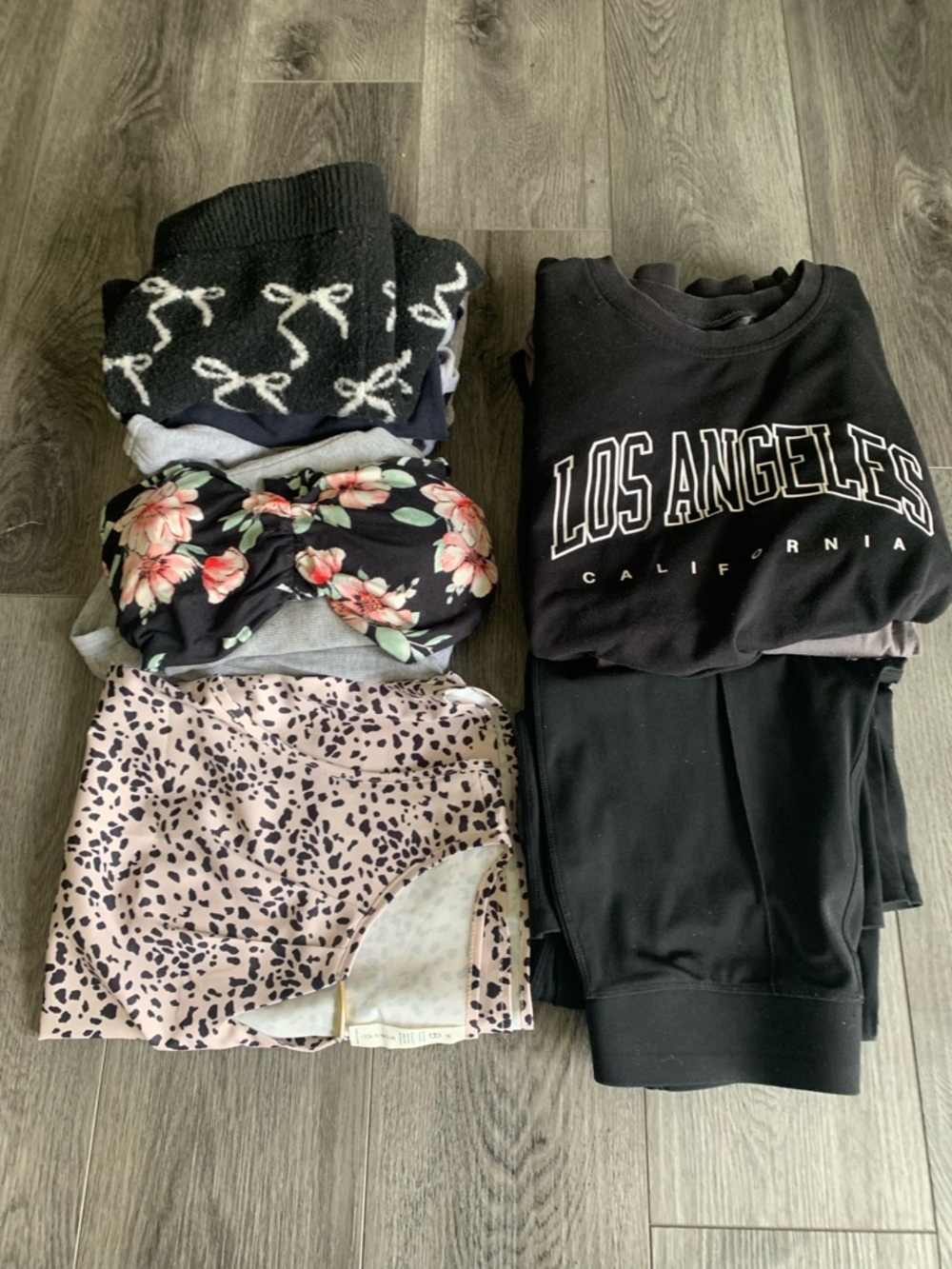 Women’s clothing bundle M 11pcs